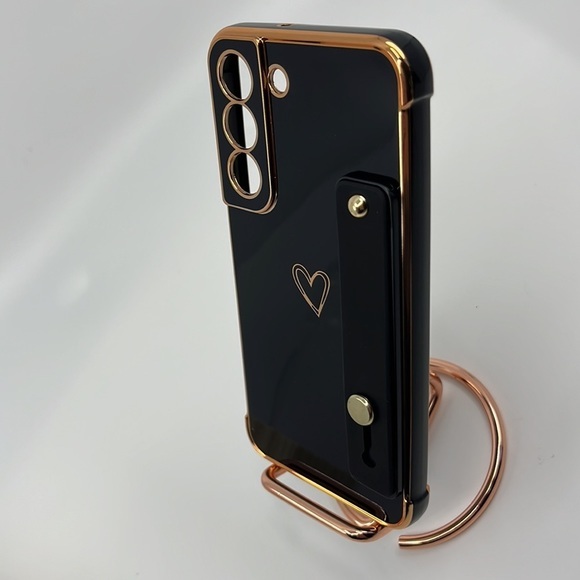 Stylish and Protective Cases for Samsung Galaxy S22 - Designed for Women & Girls - Picture 4 of 6